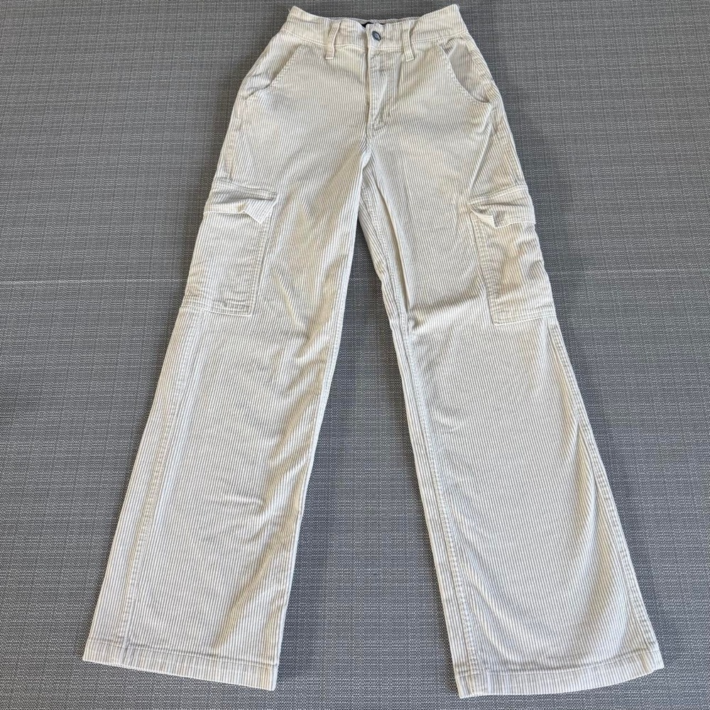 Hollister Co. white ultra high rise baggy pants cargo W24